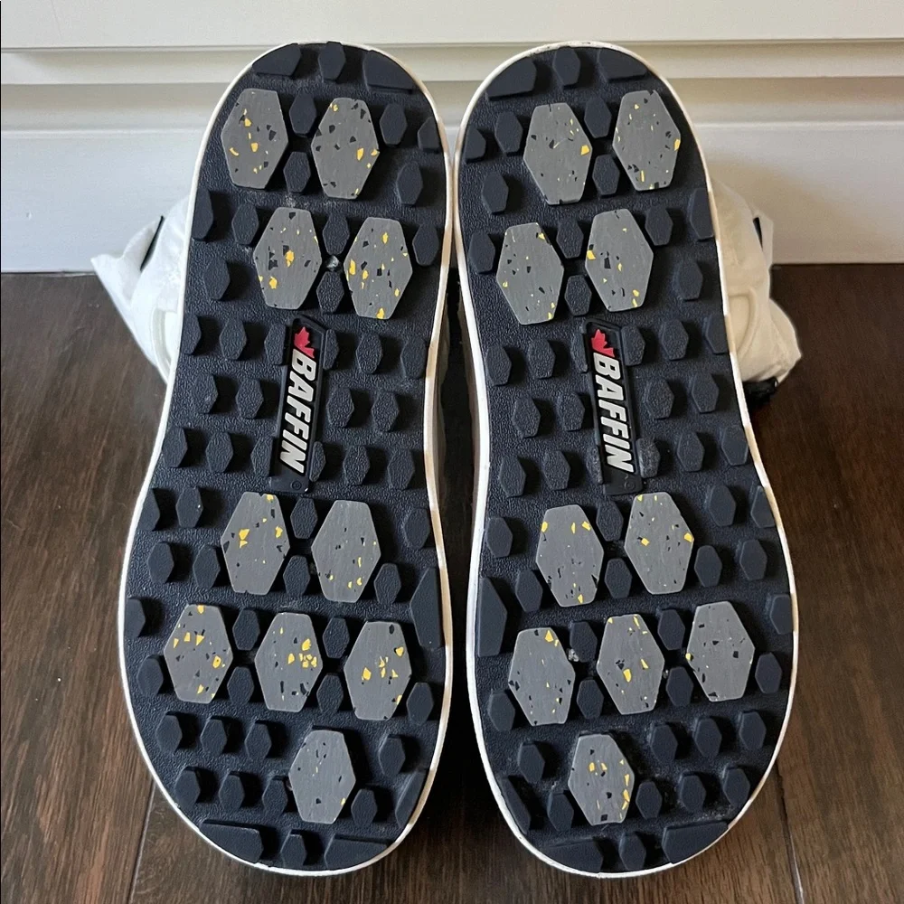 NWT Baffin Geneva Waterproof Insulated Boots